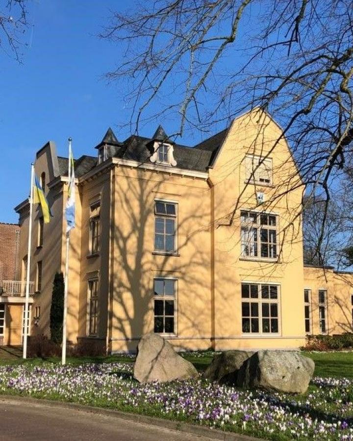 Verkoop gemeentehuis Leek – kans voor nieuwbouw 